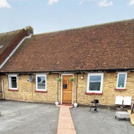 4 Bedroom Property Which Sleeps 8 Very Close To The Harry Potter Studio And Watford Junction Buitenkant foto